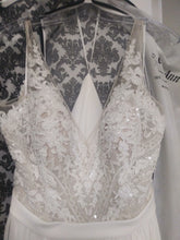 Load image into Gallery viewer, Jasmine &#39;F201007&#39; size 6 sample wedding dress front view close up
