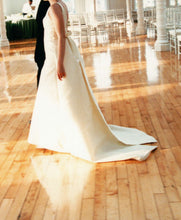 Load image into Gallery viewer, Vera Wang Custom Couture Wedding Dress - Vera Wang - Nearly Newlywed Bridal Boutique - 2
