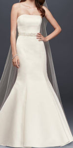 David's Bridal 'WG9871' size 10 new wedding dress front view on model