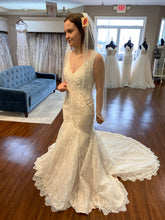 Load image into Gallery viewer, Madison James &#39;Mermaid &#39; wedding dress size-08 PREOWNED
