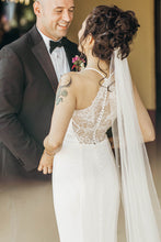 Load image into Gallery viewer, BHLDN &#39;Nouvelle Amsale Dimanche Gown&#39; wedding dress size-02 PREOWNED
