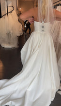 Load image into Gallery viewer, Watters &#39;18200&#39; wedding dress size-10 NEW
