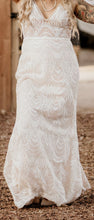 Load image into Gallery viewer, Made With Love &#39;Harlie&#39; wedding dress size-10 PREOWNED
