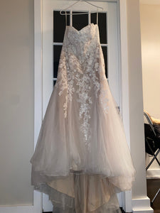 David's Bridal '13030416' wedding dress size-22 NEW