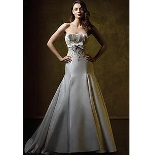 Maggie Sottero 'Tabrette' size 4 used wedding dress front view on model