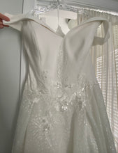 Load image into Gallery viewer, Celebration Bridal &#39;Custom &#39; wedding dress size-10 NEW
