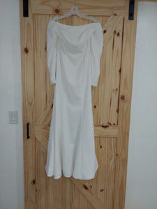 David's Bridal 'Off Shoulder Button Back' wedding dress size-02 NEW