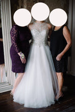 Load image into Gallery viewer, Mori Lee &#39;2711&#39; wedding dress size-12 PREOWNED
