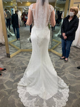 Load image into Gallery viewer, Casablanca &#39;2377&#39; wedding dress size-08 SAMPLE
