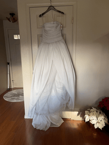 Vera Wang White 'Kelly' wedding dress size-06 NEW