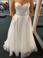 Load image into Gallery viewer, Sweetheart &#39;11005&#39; wedding dress size-12 NEW

