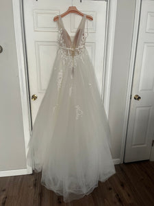 Lillian West '66155' wedding dress size-08 NEW