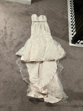 Load image into Gallery viewer, Maggie Sottero &#39;Winstyn&#39; wedding dress size-06 PREOWNED
