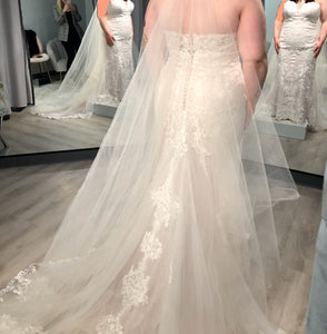 Stella York '6814' size 16 new wedding dress back view on bride