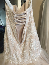 Load image into Gallery viewer, Stella York &#39;Mermaid Fit And Flare&#39; size 14 new wedding dress back view on hanger
