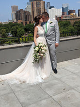 Load image into Gallery viewer, aire barcelona &#39;Nore 4C1A8&#39; wedding dress size-04 PREOWNED
