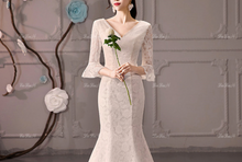 Load image into Gallery viewer, La La Hill &#39;Lace Mermaid Dress&#39; wedding dress size-02 NEW
