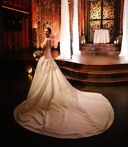 Monique Lhuillier 'Windsor' wedding dress size-06 PREOWNED