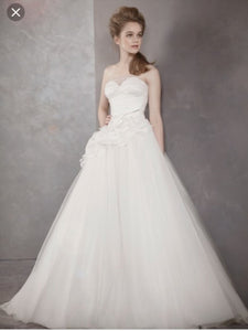 Vera Wang White '351112' size 4 used wedding dress front view on model