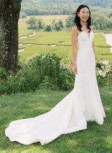 Load image into Gallery viewer, Antonio Gual &#39;Samantha Dress&#39; wedding dress size-00 PREOWNED
