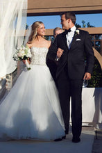 Load image into Gallery viewer, Dennis Basso &#39;Ball Gown&#39; size 0 used wedding dress front view on bride
