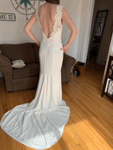 Load image into Gallery viewer, Christianne Brunelle &#39;Nadia&#39; wedding dress size-06 SAMPLE
