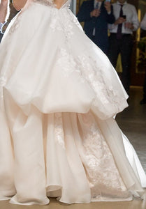 Alyne 'Berni' size 4 used wedding dress back view close up on bride