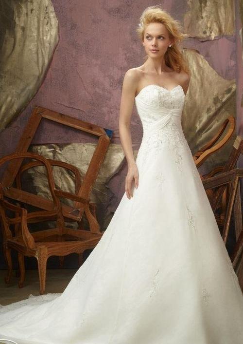 Mori Lee '2105' size 8 used wedding dress front view on model