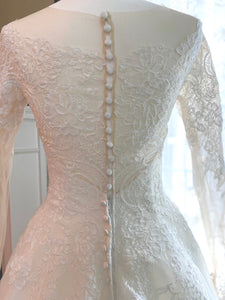 Allure Bridals '9366' wedding dress size-06 NEW