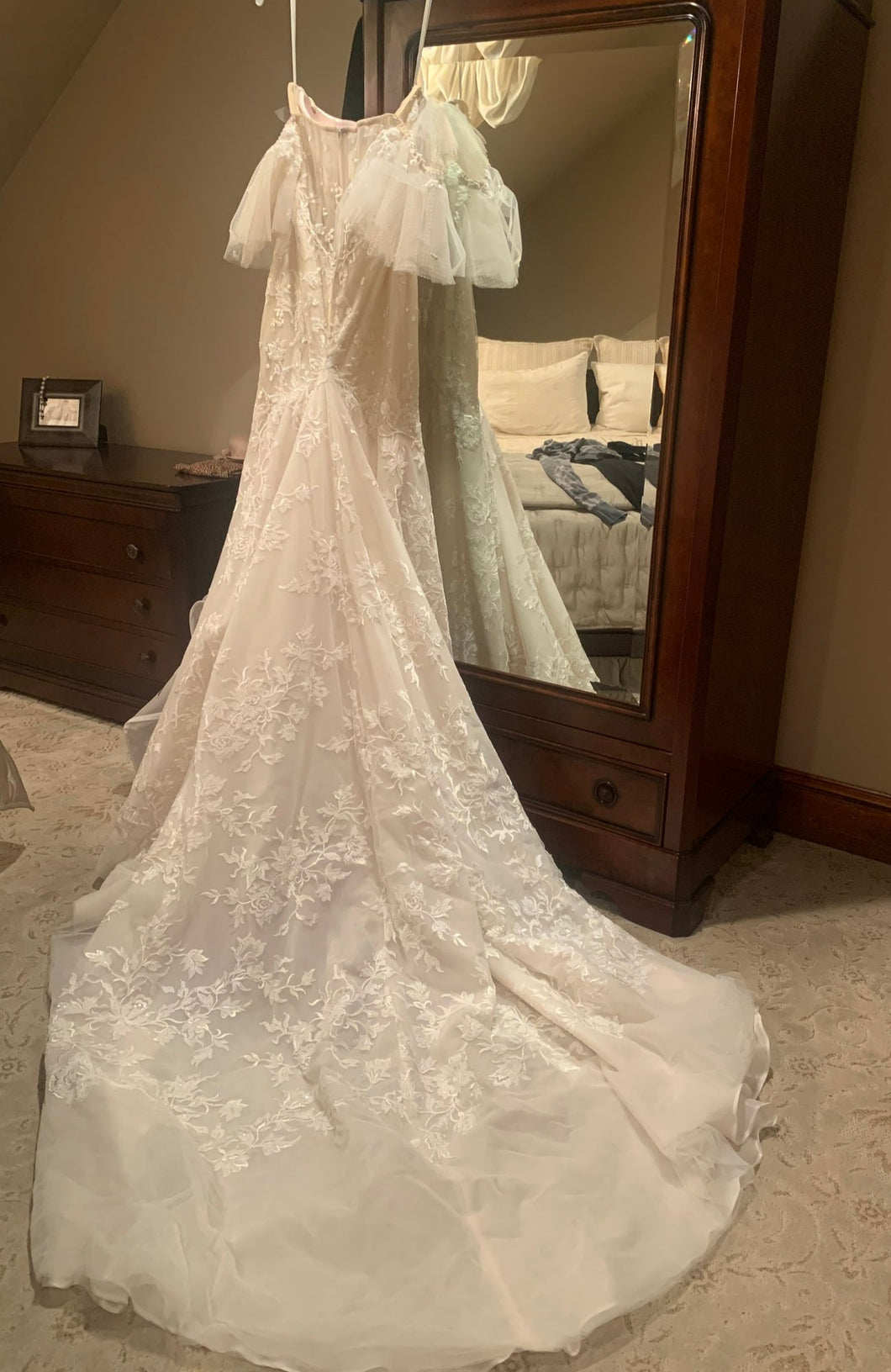 BERTA '17-102' wedding dress size-08 NEW