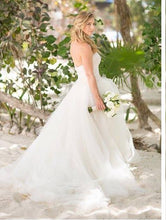 Load image into Gallery viewer, Vera Wang &#39;Octavia&#39; size 8 used wedding dress side view on bride
