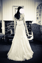 Load image into Gallery viewer, Rivini &#39;Dari&#39; wedding dress size-08 PREOWNED
