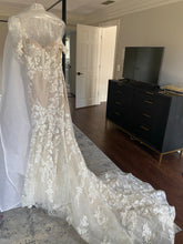 Load image into Gallery viewer, BERTA &#39;Athens 19-101&#39; wedding dress size-06 NEW
