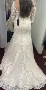 Elizabeth K/GLS Collective 'Elizabeth K/GLS Collective' wedding dress size-18 NEW