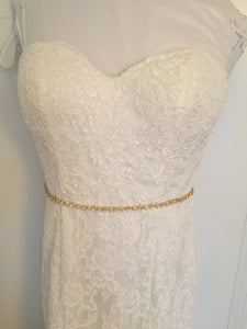 Demetrios '1443' size 4 used wedding dress front view close up