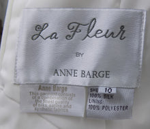 Load image into Gallery viewer, Anne Barge &#39;LF155&#39; wedding dress size-08 NEW
