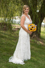 Load image into Gallery viewer, Allure &#39;8800&#39; - Allure - Nearly Newlywed Bridal Boutique - 1

