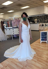 Load image into Gallery viewer, All Who Wander &#39;Rory&#39; wedding dress size-12 NEW
