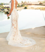 Load image into Gallery viewer, Yolan Cris &#39;Petunia&#39; size 4 used wedding dress back view on bride
