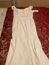Load image into Gallery viewer, David&#39;s Bridal &#39;100129668&#39; wedding dress size-16 NEW
