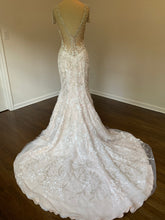 Load image into Gallery viewer, Stephen Yearick &#39;148333&#39; wedding dress size-02 NEW
