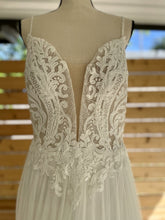 Load image into Gallery viewer, Justin Alexander &#39;Caia&#39; wedding dress size-10 NEW
