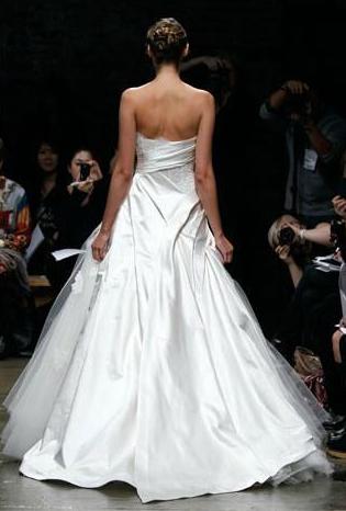 Monique Lhuillier 'Cecelia' size 8 sample wedding dress back view on model