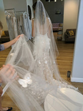 Load image into Gallery viewer, Riki Dalal &#39;Nicole&#39; wedding dress size-04 NEW
