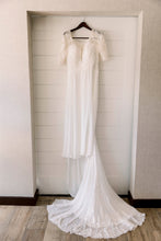 Load image into Gallery viewer, Mori Lee &#39;5772&#39; wedding dress size-12 PREOWNED
