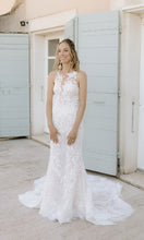 Load image into Gallery viewer, Pronovias &#39;Hati&#39; wedding dress size-02 PREOWNED
