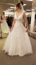 Load image into Gallery viewer, MIKADO &#39;WG4877&#39; wedding dress size-04 NEW
