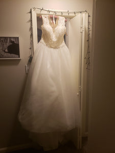 Da vinci '50490' wedding dress size-14 PREOWNED