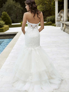 Enzoani 'Irvine' size 4 used wedding dress back view on bride
