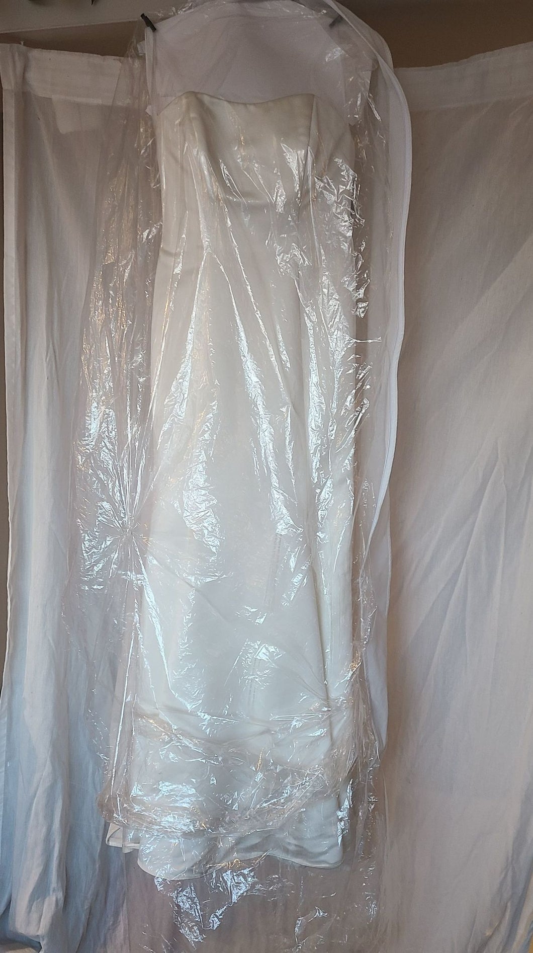 David's Bridal 'do not know ' wedding dress size-06 PREOWNED